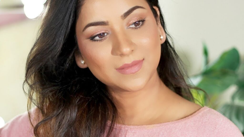 Minimalist Makeup Kit for Everyday Office Wear: Polished, Professional, and Effortless