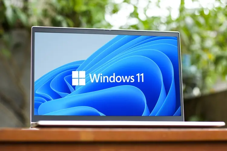 how to speed up a slow Windows 11 laptop